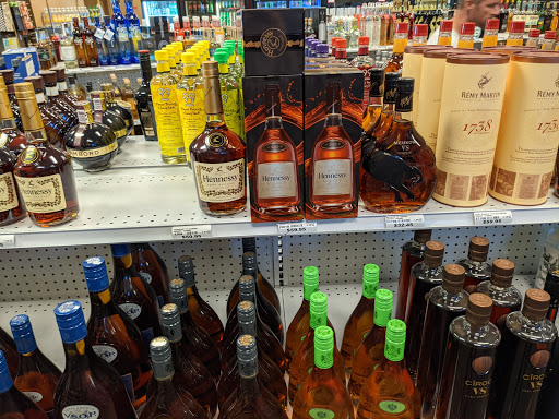 Liquor Store «North Salem Beverage», reviews and photos, 2829 Lancaster Dr NE, Salem, OR 97305, USA