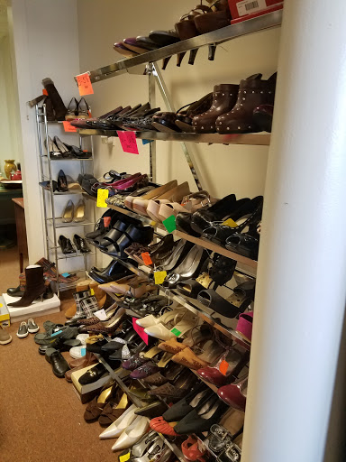 Consignment Shop «Brand Used Thrift And Consignment Shop», reviews and photos, 157 Dolson Ave, Middletown, NY 10940, USA