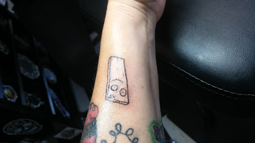 Tattoo Shop «Cereal City Tattoo & Piercing Llc», reviews and photos, 537 W Columbia Ave, Battle Creek, MI 49015, USA