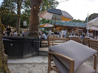 Atmosphère du Restaurant méditerranéen La Beach Paris Restaurant & plage privée à Paris - n°11