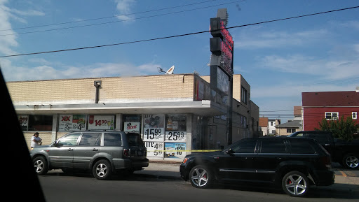 Liquor Store «Town & Country Liquors», reviews and photos, 2944 W 47th St, Chicago, IL 60632, USA