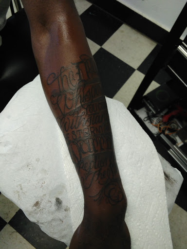 Tattoo Shop «Cali Soul Tattoo», reviews and photos, 4751 N Blackstone Ave, Fresno, CA 93726, USA