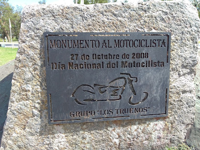 Monumento al motociclista uruguayo