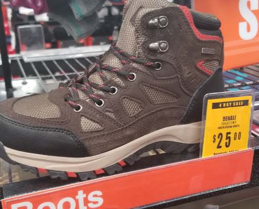 Sporting Goods Store «Big 5 Sporting Goods - Olympia», reviews and photos, 909 Cooper Point Rd SW, Olympia, WA 98502, USA