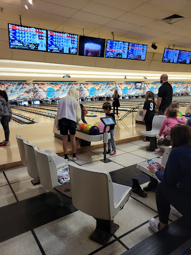 Bowling Alley «Camelot Bowl», reviews and photos, 801 Beltline Rd, Collinsville, IL 62234, USA