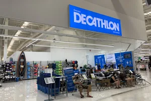 Decathlon Saphanmai ดีแคทลอน สะพานใหม่ image