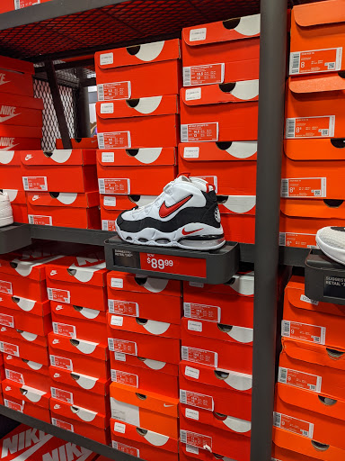 Clothing Store «Nike Factory Store», reviews and photos, 10801 Corkscrew Rd D-177, Estero, FL 33928, USA