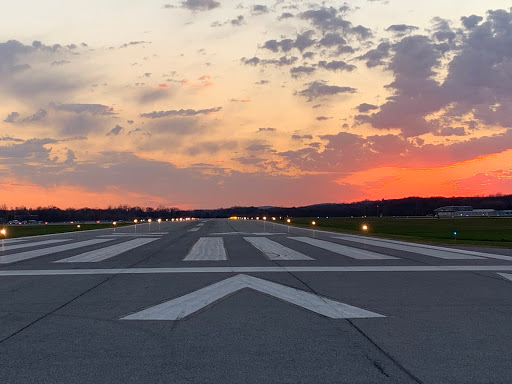 Hudson Valley Regional Airport image 2