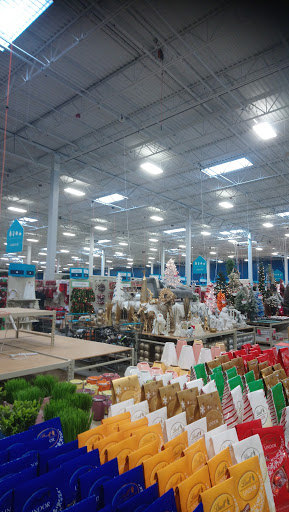 Home Goods Store «At Home», reviews and photos, 5901 Mercury Dr, Dearborn, MI 48126, USA