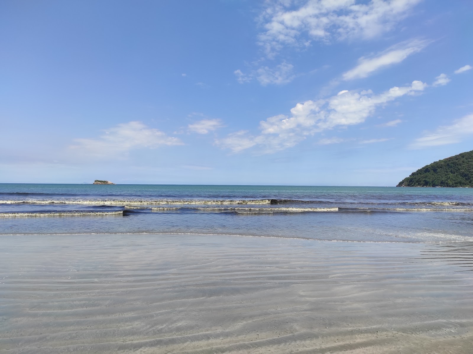 佩雷克海滩的照片 带有碧绿色水表面