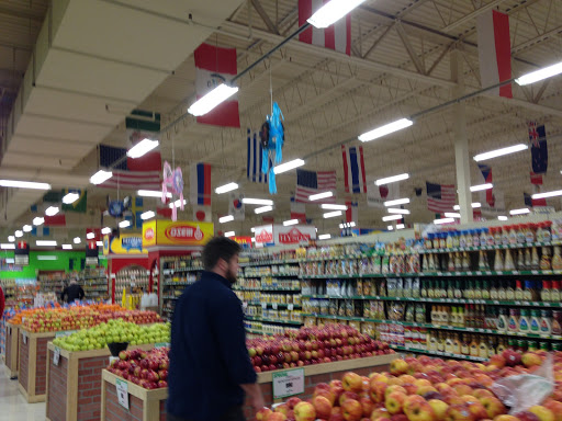 Grocery Store «Garden Fresh Market», reviews and photos, 400 Townline Rd, Mundelein, IL 60060, USA