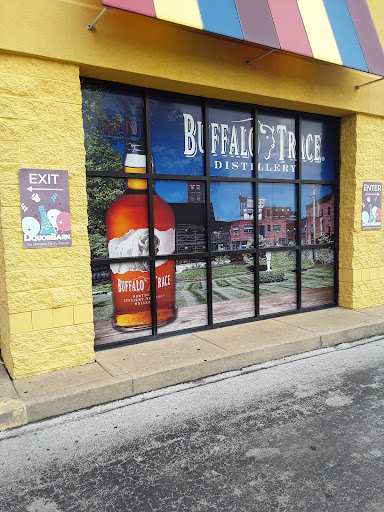 Liquor Store «Liquor Barn», reviews and photos, 2625 Scottsville Rd, Bowling Green, KY 42104, USA