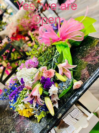 Florist «Mt Washington Florist», reviews and photos, 145 N Bardstown Rd, Mt Washington, KY 40047, USA