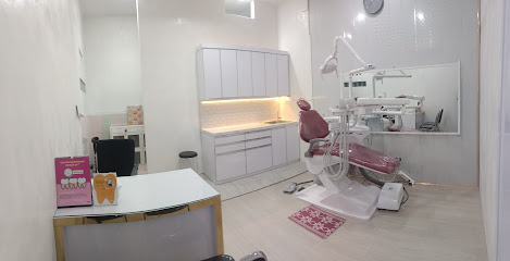 Praktek Bersama Dr Yefta Kurnia & Drg Lady Santiara (Assalam Dental Aesthetic 1)