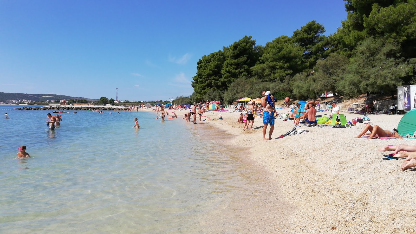 Φωτογραφία του Resnik beach - δημοφιλές μέρος μεταξύ λάτρεις της χαλάρωσης