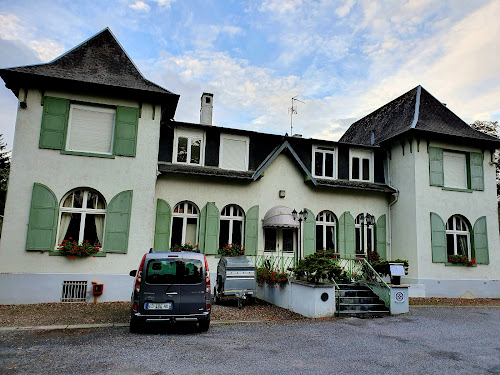 Hôtel Restaurant Le Château - Saint Quentin à Neuville-Saint-Amand