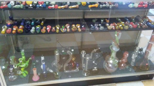 Tobacco Shop «Tobacco World», reviews and photos, 335 S Columbia River Hwy, St Helens, OR 97051, USA