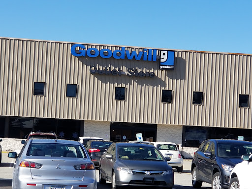 Thrift Store «Goodwill Outlet», reviews and photos, 294 Lincoln Hwy, North Versailles, PA 15137, USA