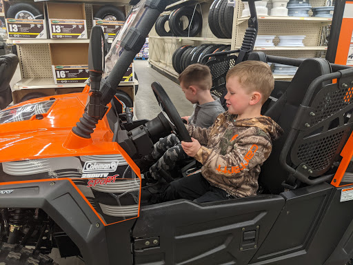 Department Store «Mills Fleet Farm», reviews and photos, 629 Rogersville Rd, Fond du Lac, WI 54935, USA