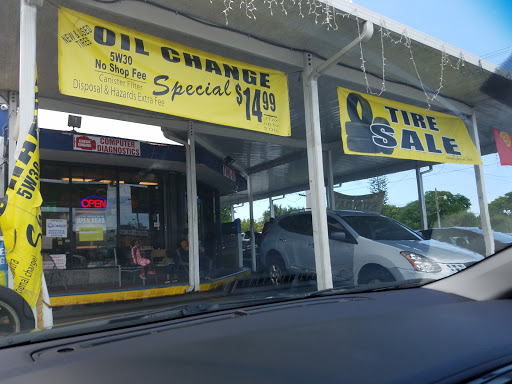 Auto Repair Shop «Stoplight Tire and Auto Repair», reviews and photos, 6201 Pembroke Rd, Hollywood, FL 33023, USA