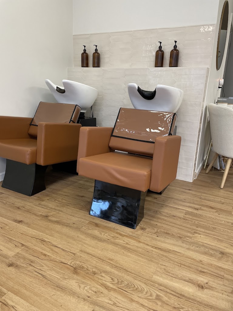 Eleven22 Hair Studio 10589