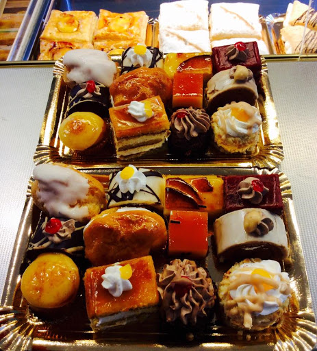 Pastelería & Panadería Meneses Gallardo