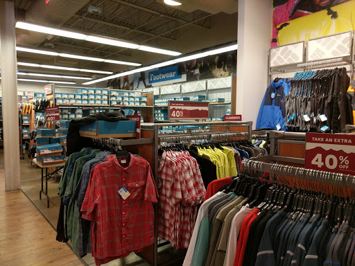 Sportswear Store «Columbia Sportswear Outlet Store at Cincinnati Premium Outlets», reviews and photos, 234 Premium Outlets Dr, Monroe, OH 45050, USA