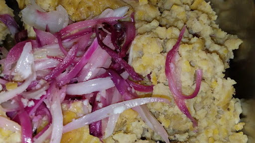 Latin American Restaurant «La Familia Latin Hot Food & Grocery», reviews and photos, 120 E Brandon Blvd, Brandon, FL 33511, USA