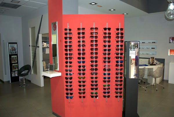 Centro Óptico Cáceres, Eva Martín