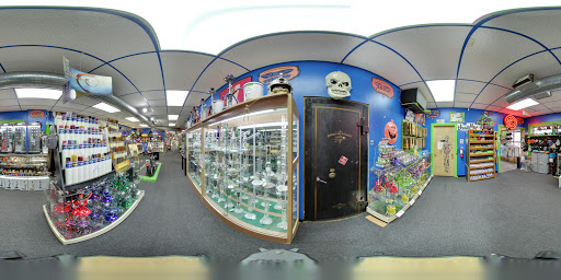 Tobacco Shop «Knuckleheads Tobacco & Gifts», reviews and photos, 550 State St, Madison, WI 53703, USA