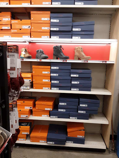 Shoe Store «Famous Footwear Outlet», reviews and photos, 1332 Lum Rd, Centralia, WA 98531, USA