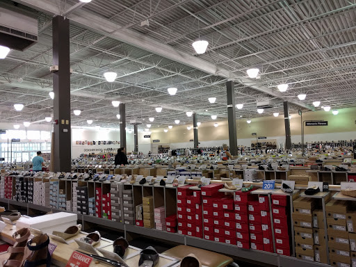 Shopping Mall «Woodbury Lakes», reviews and photos, 9020 Hudson Rd # 401, St Paul, MN 55125, USA