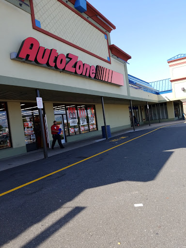 Auto Parts Store «AutoZone», reviews and photos, 359 Memorial Ave, West Springfield, MA 01089, USA