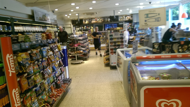 Anmeldelser af Shell/7-ELEVEN Ejer Bavnehøj Vest i Skanderborg - Supermarked
