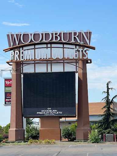 Shopping Mall «Woodburn Premium Outlets», reviews and photos, 1001 N Arney Rd, Woodburn, OR 97071, USA