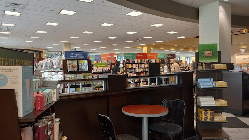 Book Store «Barnes & Noble», reviews and photos, 5755 N Bayshore Dr, Glendale, WI 53217, USA