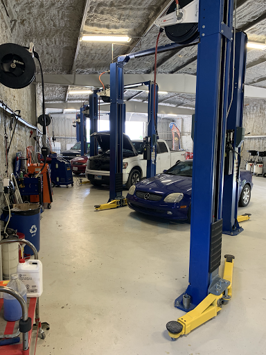 Auto Repair Shop «Full Service Automotive», reviews and photos, 25617 Old Fredericksburg Rd, Boerne, TX 78015, USA