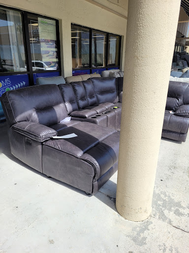 Outlet Store «Rooms To Go Outlet Furniture Store - Hialeah», reviews and photos, 750 W 49th St, Hialeah, FL 33012, USA