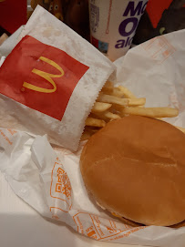 Cheeseburger du Restauration rapide McDonald's à Paris - n°9