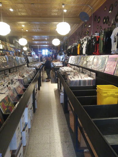 CD store Sterling Heights