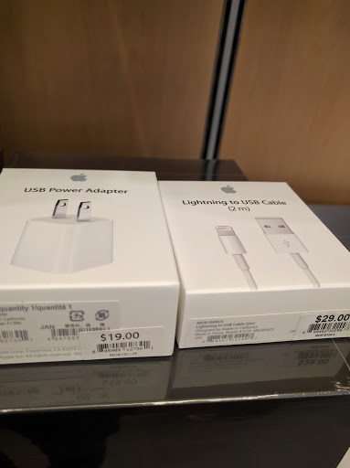 Computer Store «Apple Woodland», reviews and photos, 3195 28th St SE, Grand Rapids, MI 49512, USA