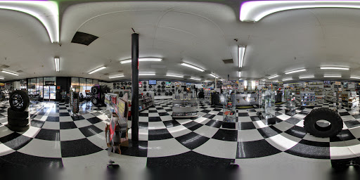 Truck Accessories Store «4 Wheel Parts - Fresno», reviews and photos, 4326 N Blackstone Ave, Fresno, CA 93726, USA