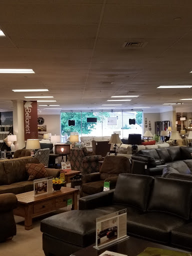 Furniture Store «Raymour & Flanigan Furniture and Mattress Store», reviews and photos, 275 Glen Cove Rd, Carle Place, NY 11514, USA