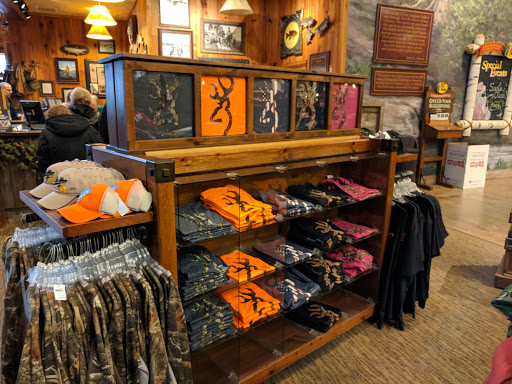 Sporting Goods Store «Bass Pro Shops», reviews and photos, 10000 Bass Pro Blvd, Rossford, OH 43460, USA