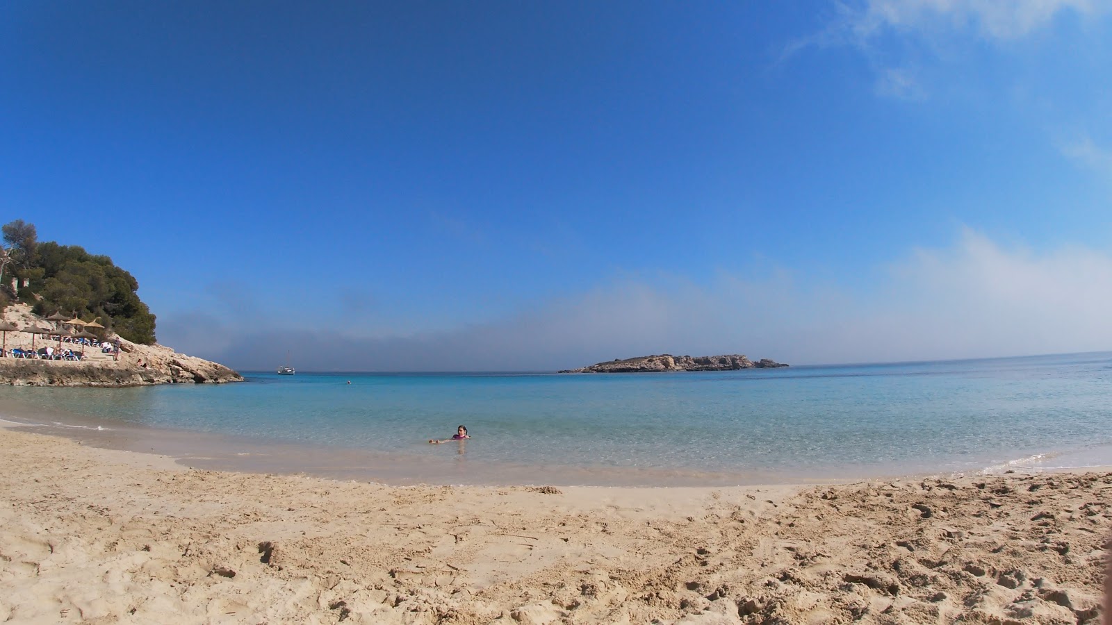 Photo de Playa de Illetes 2 avec un niveau de propreté de très propre