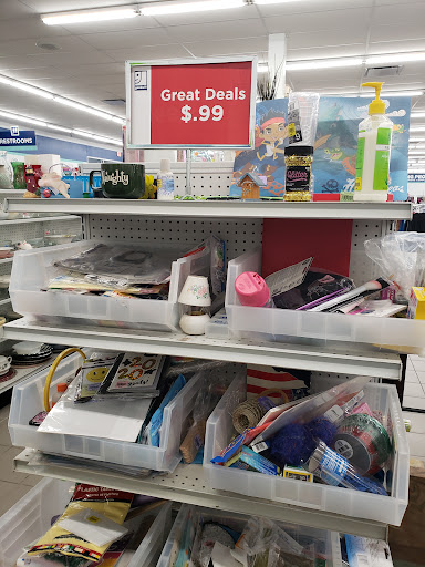 Thrift Store «Lake Hallie Goodwill Retail Store & Training Center», reviews and photos, 2759 S Prairie View Rd, Chippewa Falls, WI 54729, USA