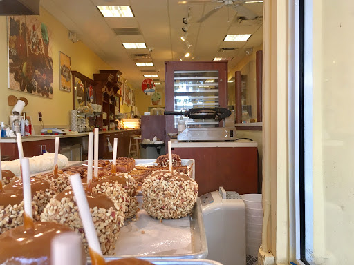 Chocolate Shop «Kilwins Hollywood», reviews and photos, 1907 Hollywood Blvd, Hollywood, FL 33020, USA