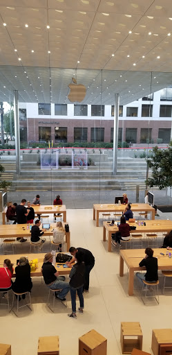 Computer Store «Apple Biltmore», reviews and photos, 2502 E Camelback Rd, Phoenix, AZ 85016, USA