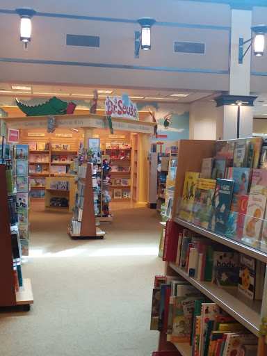 Book Store «Barnes & Noble», reviews and photos, 235 Daniel Webster Hwy, Nashua, NH 03060, USA