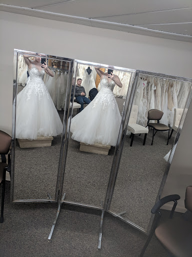 Bridal Shop «Bridal Dreams», reviews and photos, 115 S Market St, Oskaloosa, IA 52577, USA